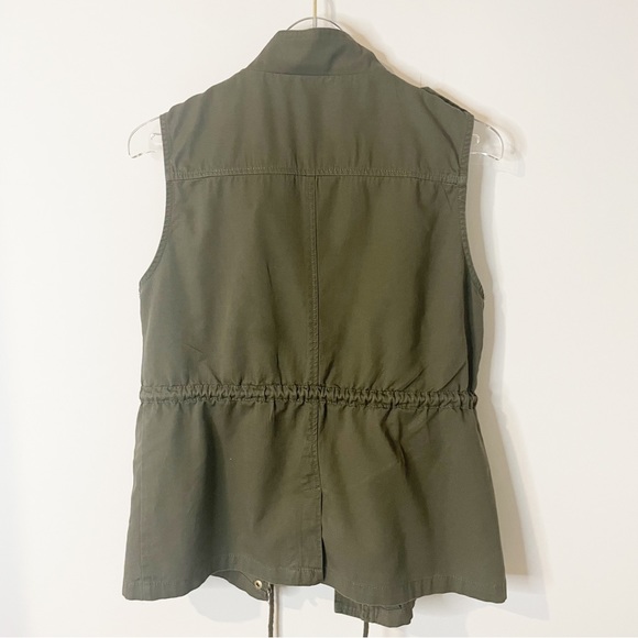 Green Sleeveless Cargo Vest  drawstring waist Zipper and button closure - Picture 4 of 10